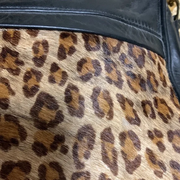 Black leather with leopard print.  Gold details - Picture 3 of 8